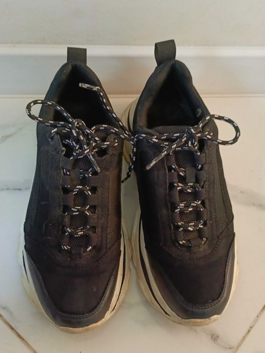 Брендові  кросівки Stradivarius 38 розмір.