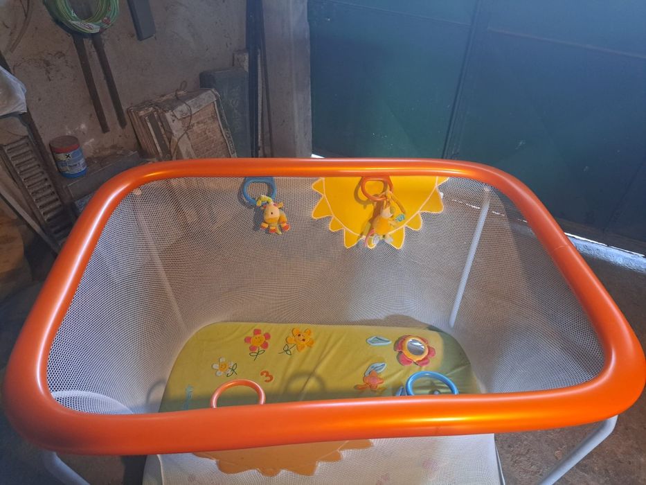 Parque e baloiço de bebé