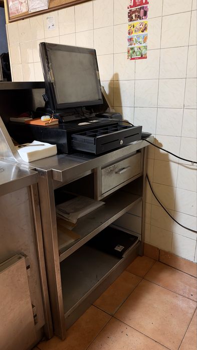 Material de ex-estabelecimento comercial / Cafetaria