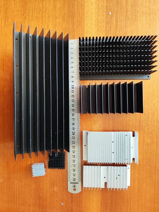 Radiatory aluminiowe 1,24 kg z rozbiórki sprzętu pc audio