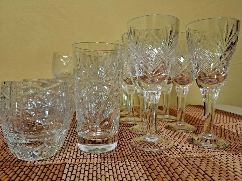 Продам  хрустальные рюмки  стаканы