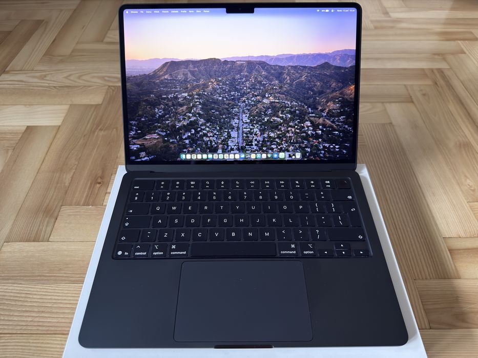 MacBook Air 13" M4 16 GB RAM, 256 GB, 100% bateria, Gwarancja