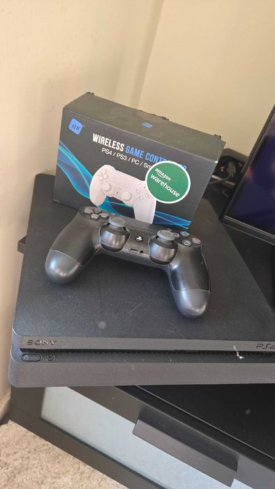Playstation 4 Slim 1Tb com 2 comandos ps4 1000gb