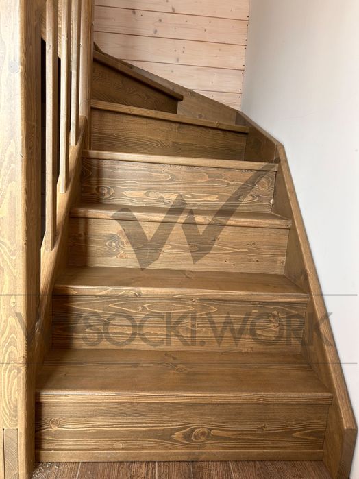 Schody drewniane samonośne świerkowe