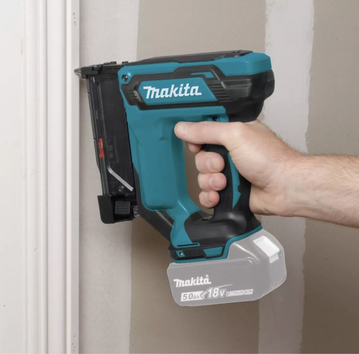 Аккумуляторный нейлер MAKITA DPT353Z (XTP02Z) 18V LXT