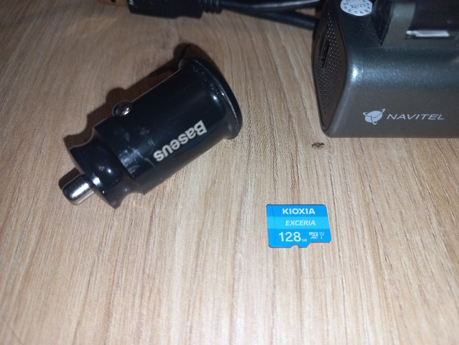 Wideorejestrator Navitel R33 + karta 128GB + kabel + wtyczka baseus usb