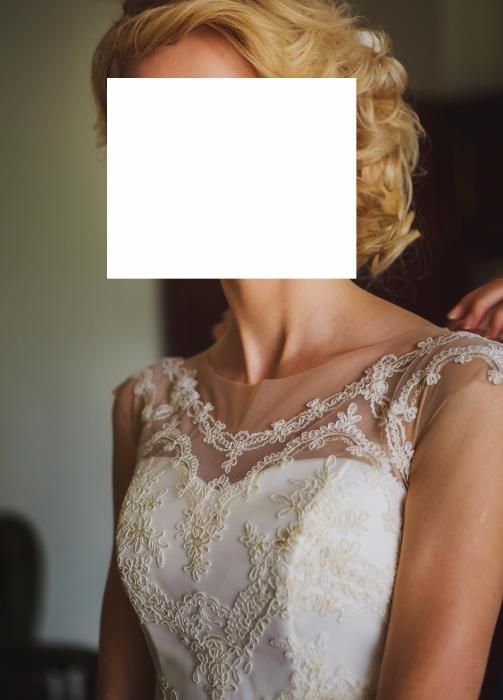 Suknia ślubna z koronką -litera A