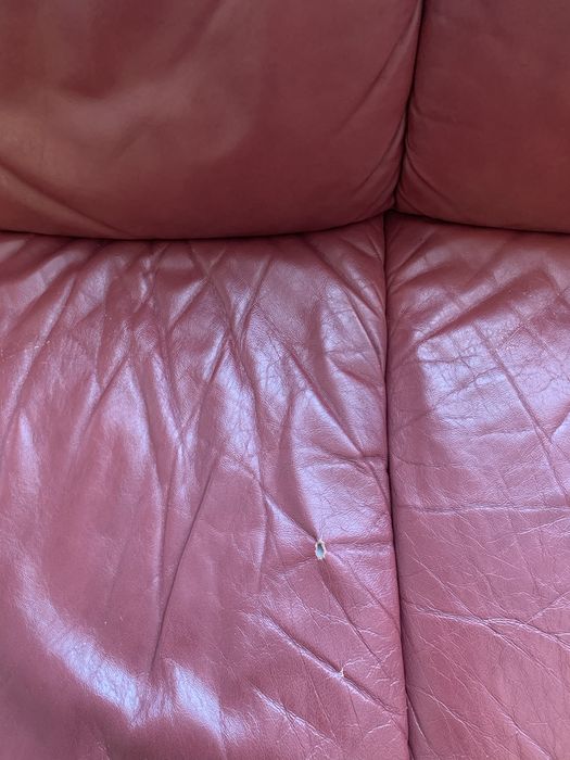 Sofá em pele verdadeira da marca Divani e Divani