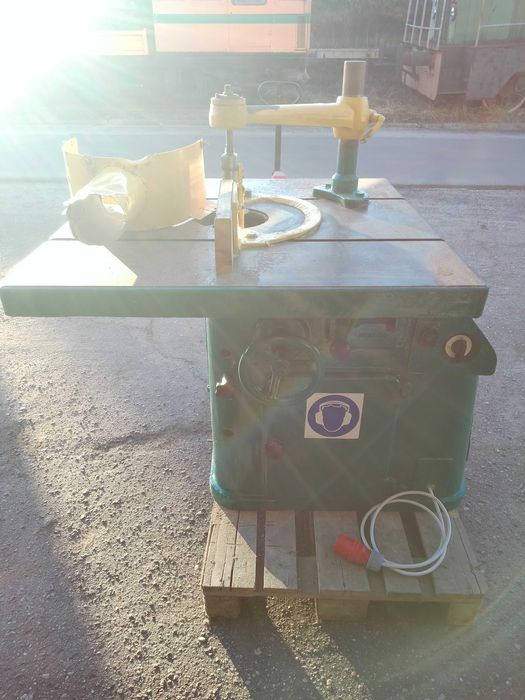 Frezarka dolnowrzecionowa do drewna