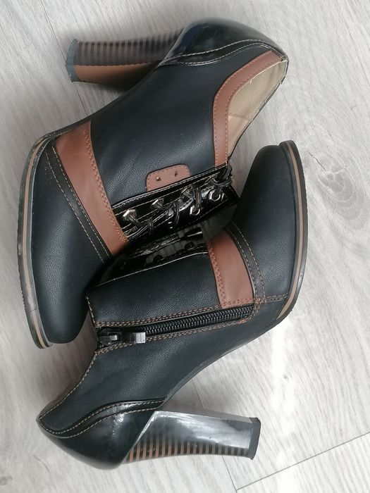 Черевики та напівчеревики/ Безкоштовно