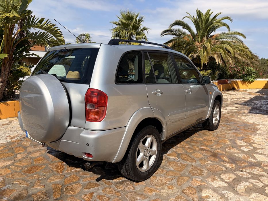 Toyota RAV4 2.0 D-4D 4x4 (2003) - Excelente Estado