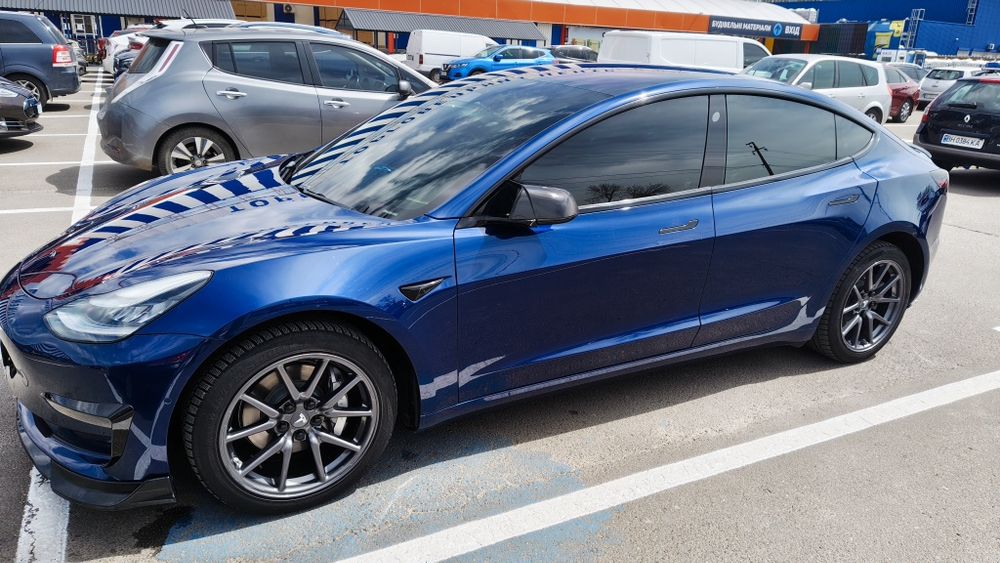 Продам Tesla model 3