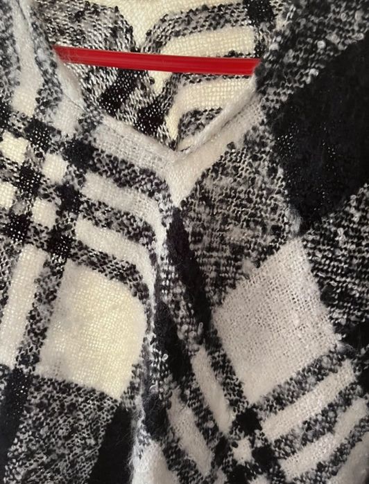 Poncho preto e branco Surkana