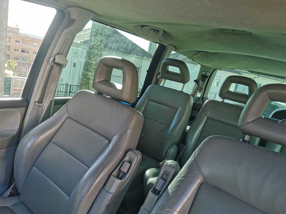 Vendo 2 carrinhas de 7 lugares