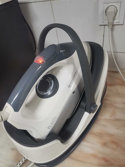 Ferro de Engomar Flama 551FL