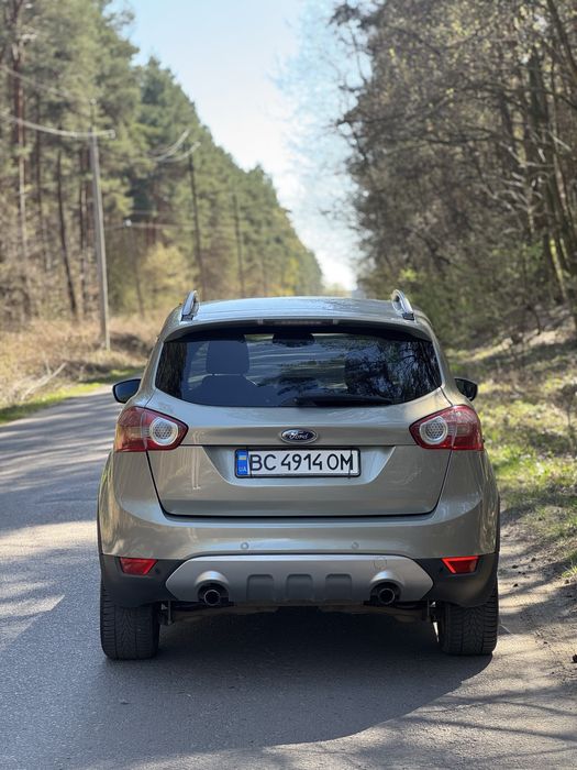автомобіль Ford Kuga