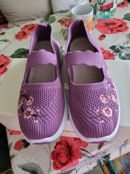 Śliczne nowe buty r38