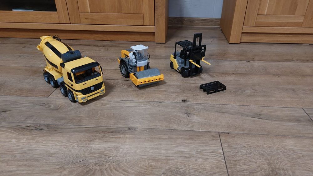 Betoniarka, walec, wózek widłowy