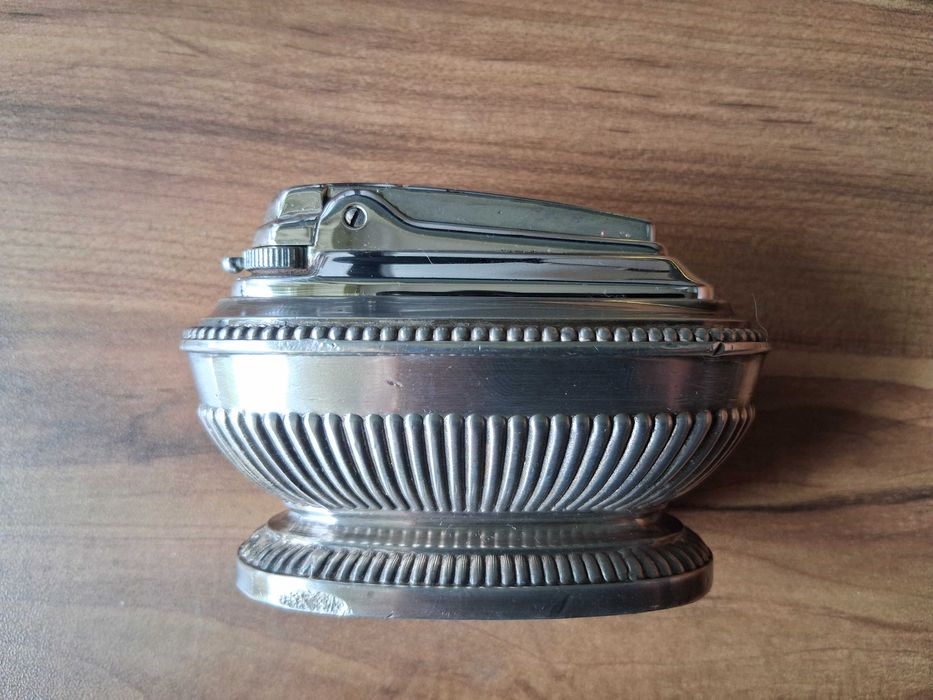 Isqueiro de mesa da marca Ronson, antigo