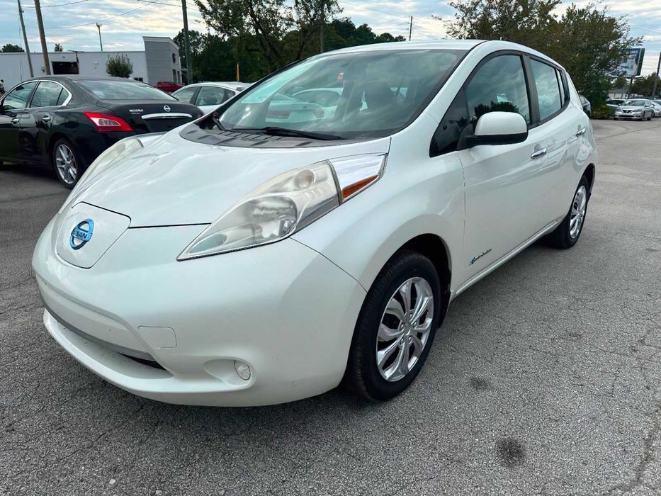 Nissan LEAF      2015