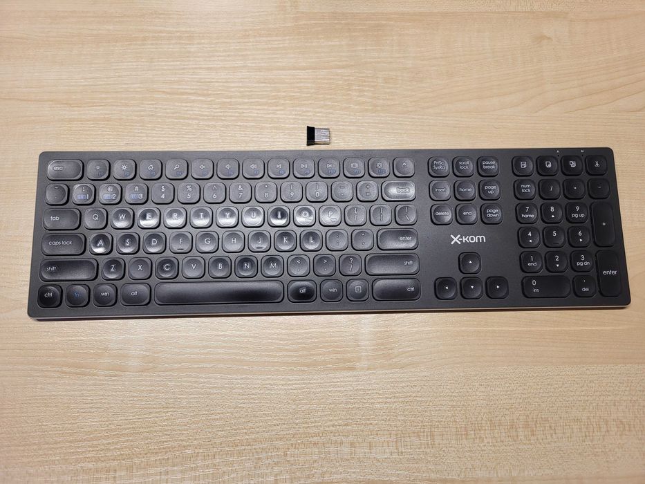 Klawiatura x-kom Aluminium Wireless Keyboard (Czarna 2,4Ghz Bluetooth)