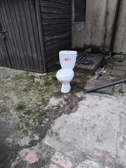 WC kompakt. Oddam za darmo