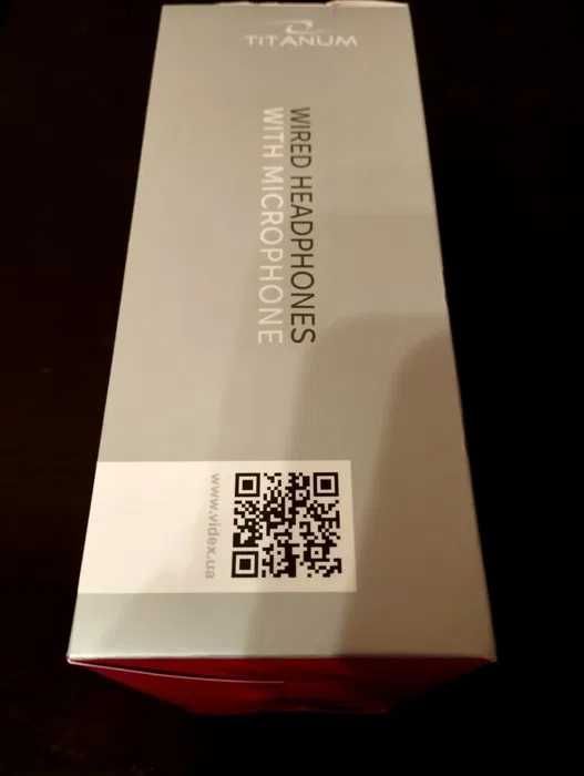Шнуровые наушники с микрофоном Titanum. Новые.