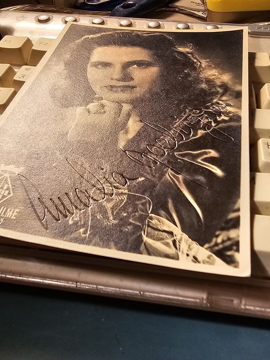 Amália Rodrigues, História de uma cantadeira, programa da Lisboa Filmes assinado por Amália Rodrigues em óptimo estado.