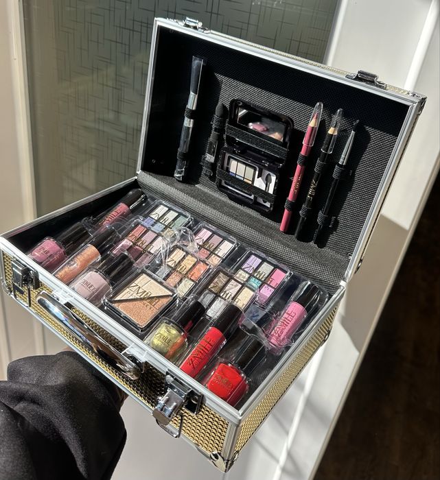 Zmile Cosmetics  косметика дуже хороша куплена в німеччині