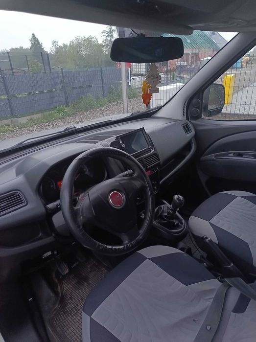 Sprzedam Fiata Doblo Maxi.