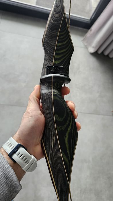 Łuk White Feather Garuda 64" 35lb Carbon