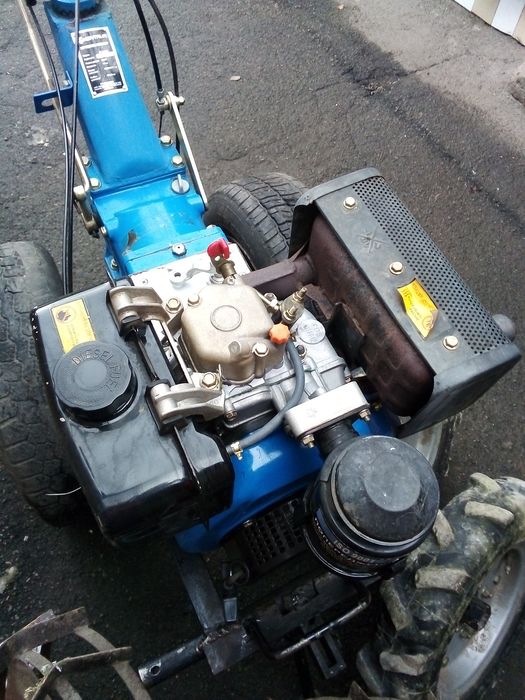 Продавця мотоблок кентавр 4 вперед 2 назад відмінний стан