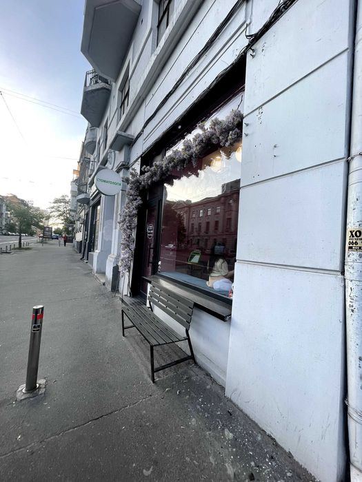 продам Саксаганского 58 нежилое помещение фасад 1-я линия