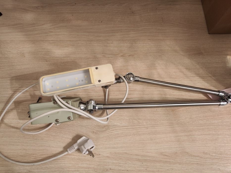 Lampka LED do maszyny do szycia regulowana