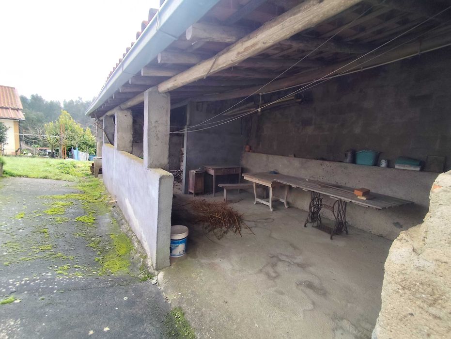 Moradia Isolada para Recuperar com Terreno