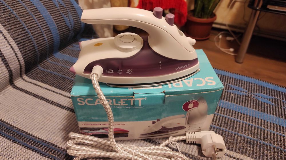 УтюгVITEK VT-1261 - 850грн. Утюг в дорогу SCARLETT SC-S130T03 -650грн.