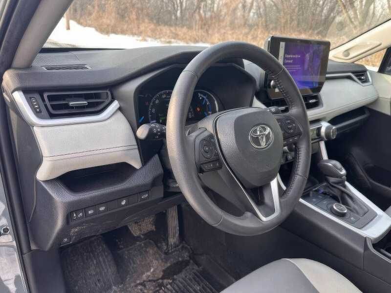 2023 Toyota RAV4 Hybrid XLE Premium