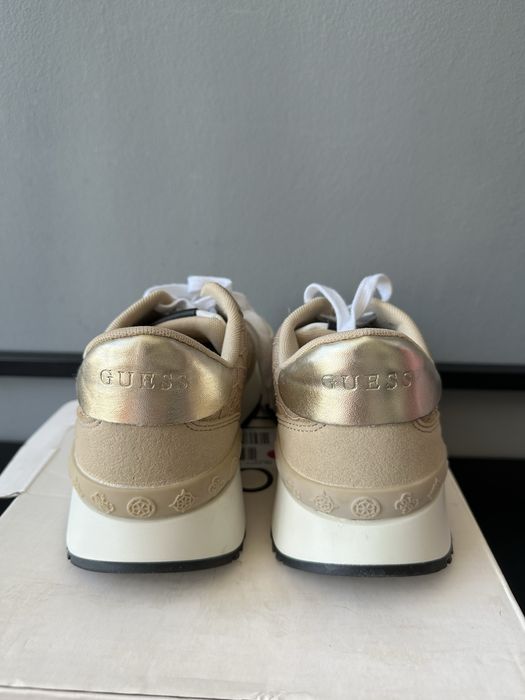 Кросівки кроссовки жіночі Guess 37p