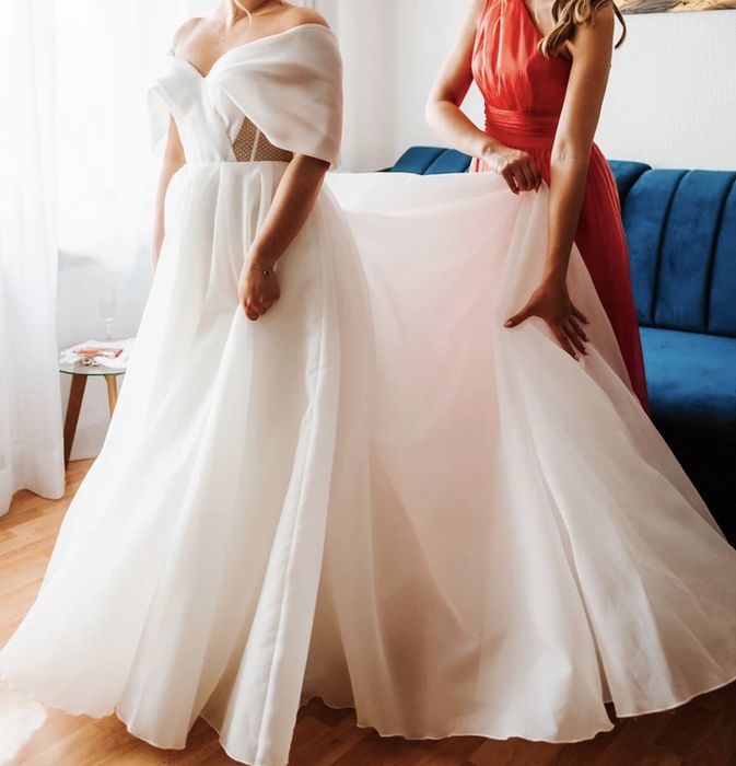 Suknia Ślubna z gorsetem i trenem