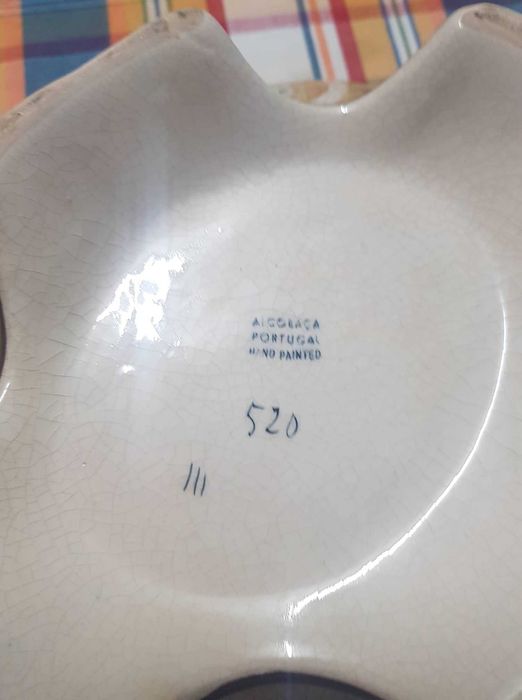 Terrina em Faiança de Alcobaça pintada á mão anos 80