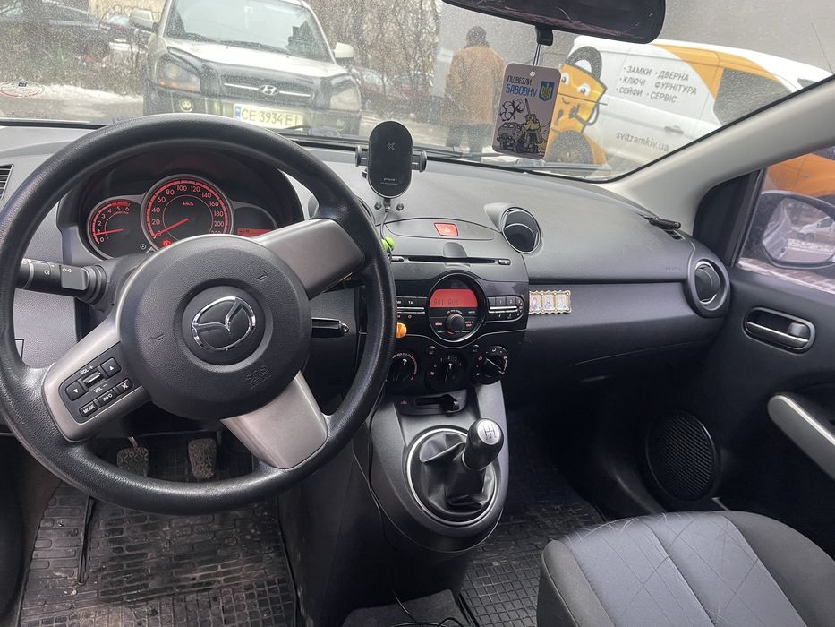 Продам мазду мотор коробка ходова зроблена авто на ходу торг біля авто