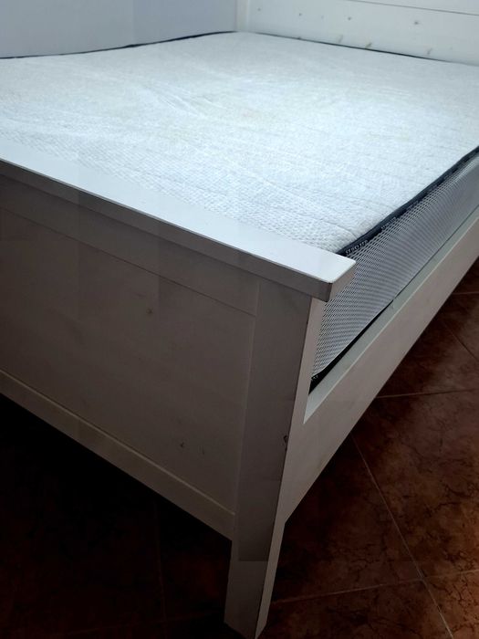 Cama de casal usada mas em otimo estado