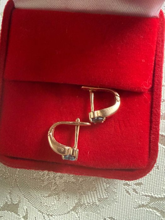 Золоті сережки з топазами для дівчинки 2,2 грам.