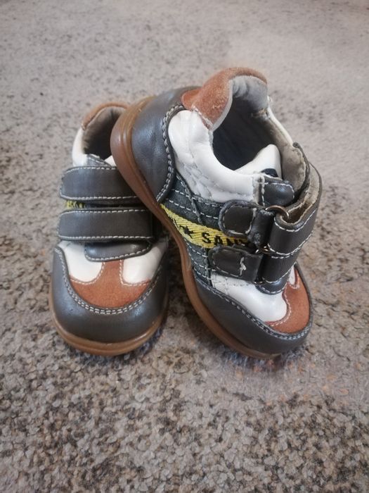 Buty dziecięce rozmiar 19
