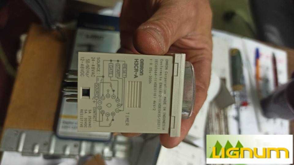 Przekaźnik czasowy Omron H3CR-A