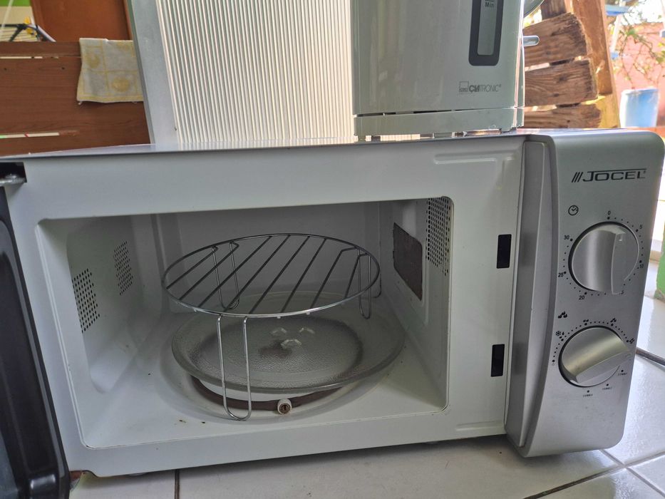 Microondas Jocel 20L