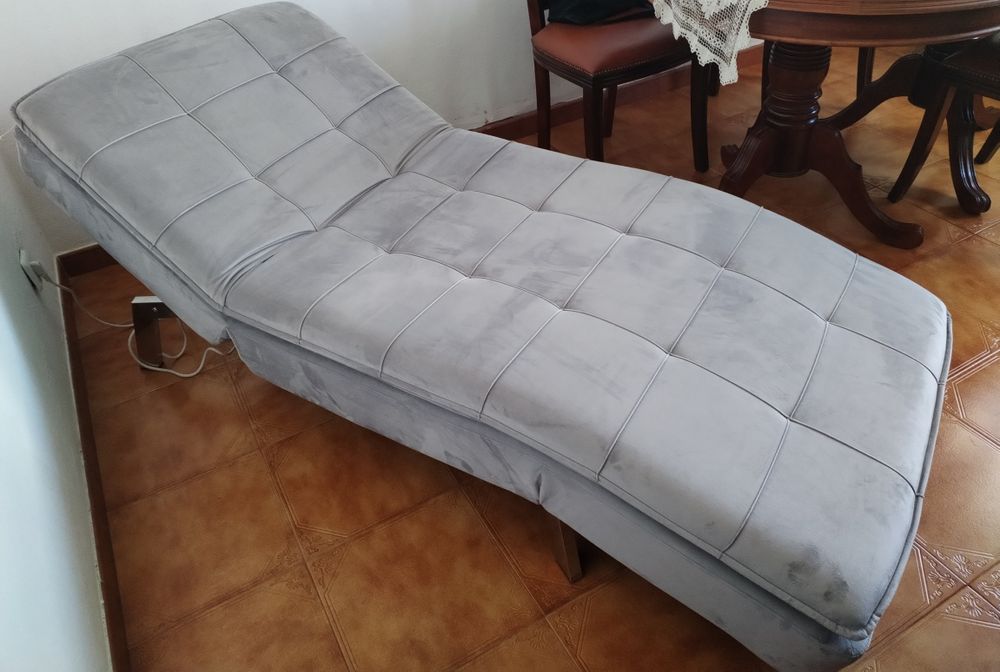 Chaise-longue Beliani ajustável em veludo
