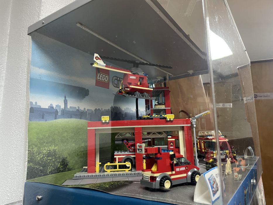 Lego expositor quartel de bombeiris