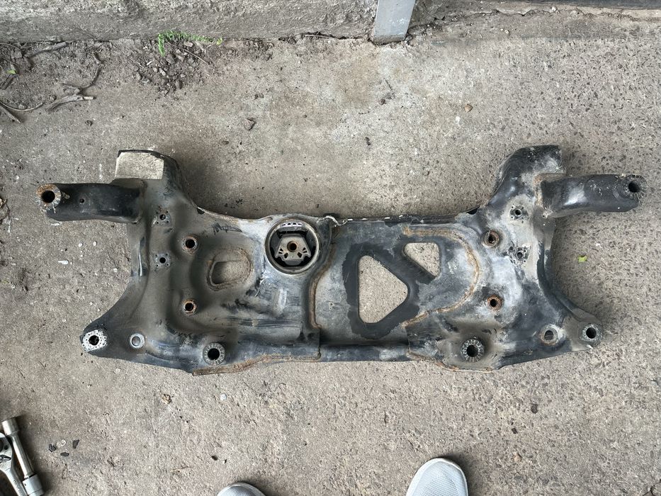 Подрамник Passat NMS