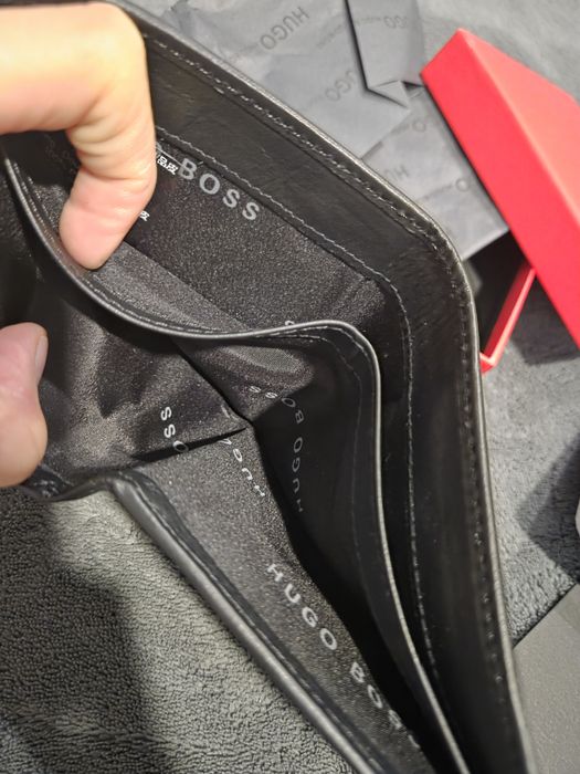 Meski czarny portfel Hugo Boss